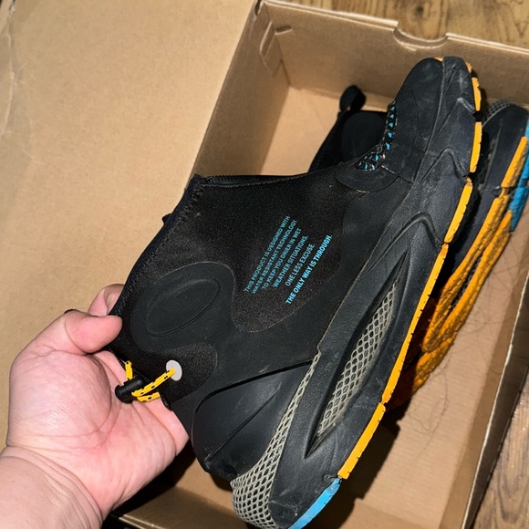 Under Armour HOVR Phantom 2 Storm - Picture 2 of 3